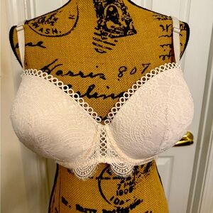 Cream Full-Coverage Bra with Lace Trim